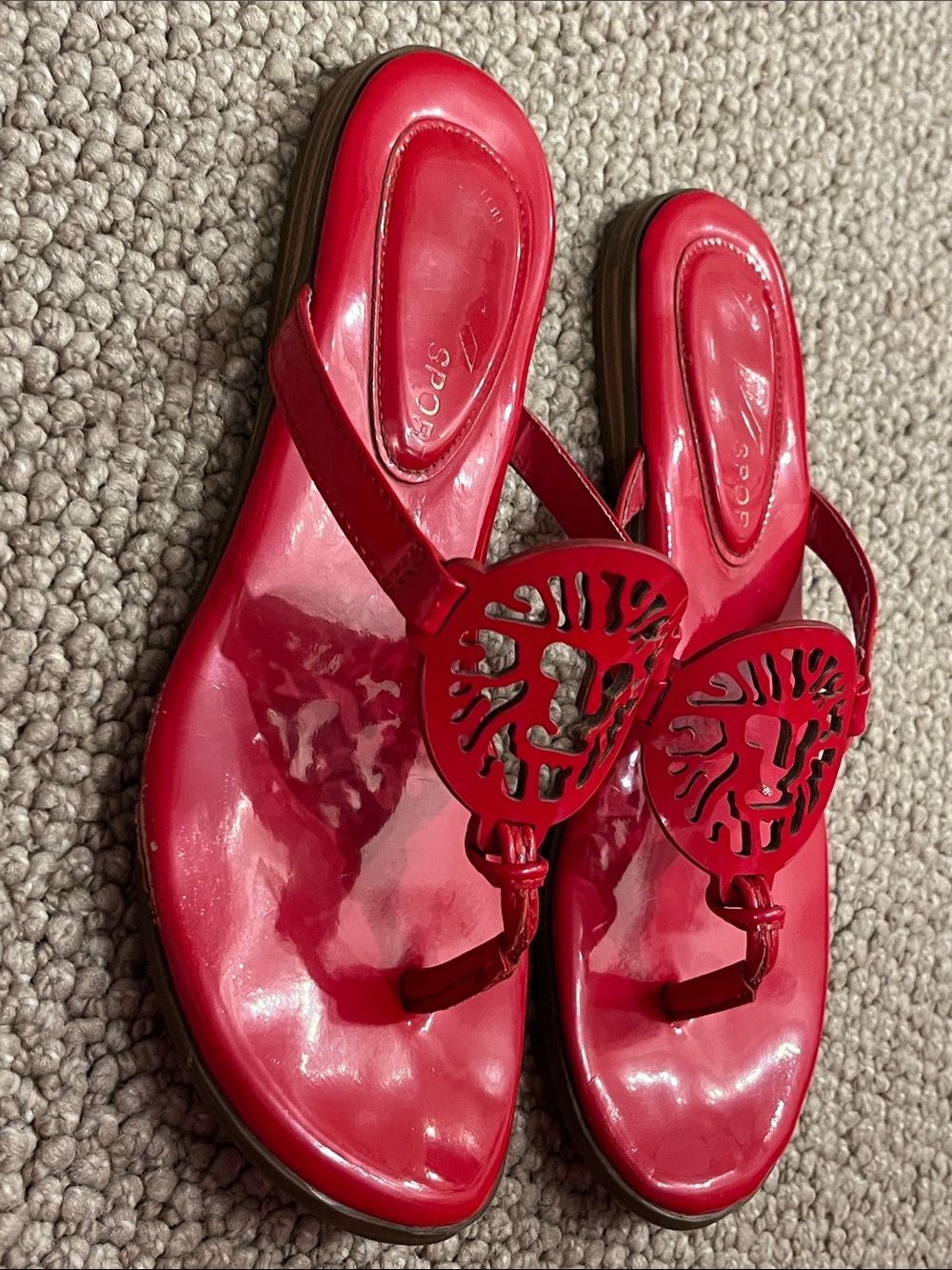 Anne Klein Red Faux Leather Thong Sandals with Cutout Logo Medallion - Picture 5 of 10